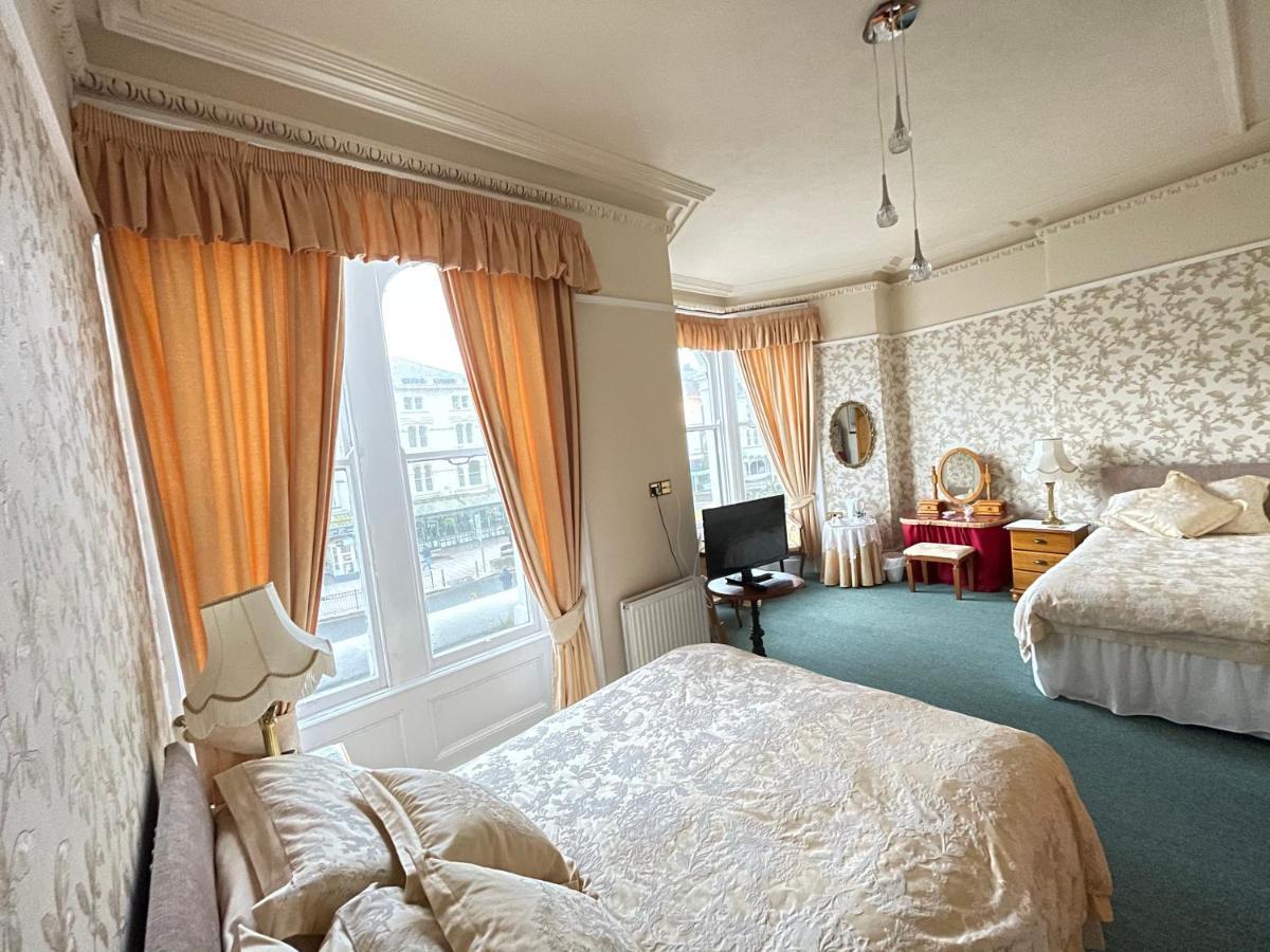 Bed and Breakfast White Court Лландидно Екстер'єр фото