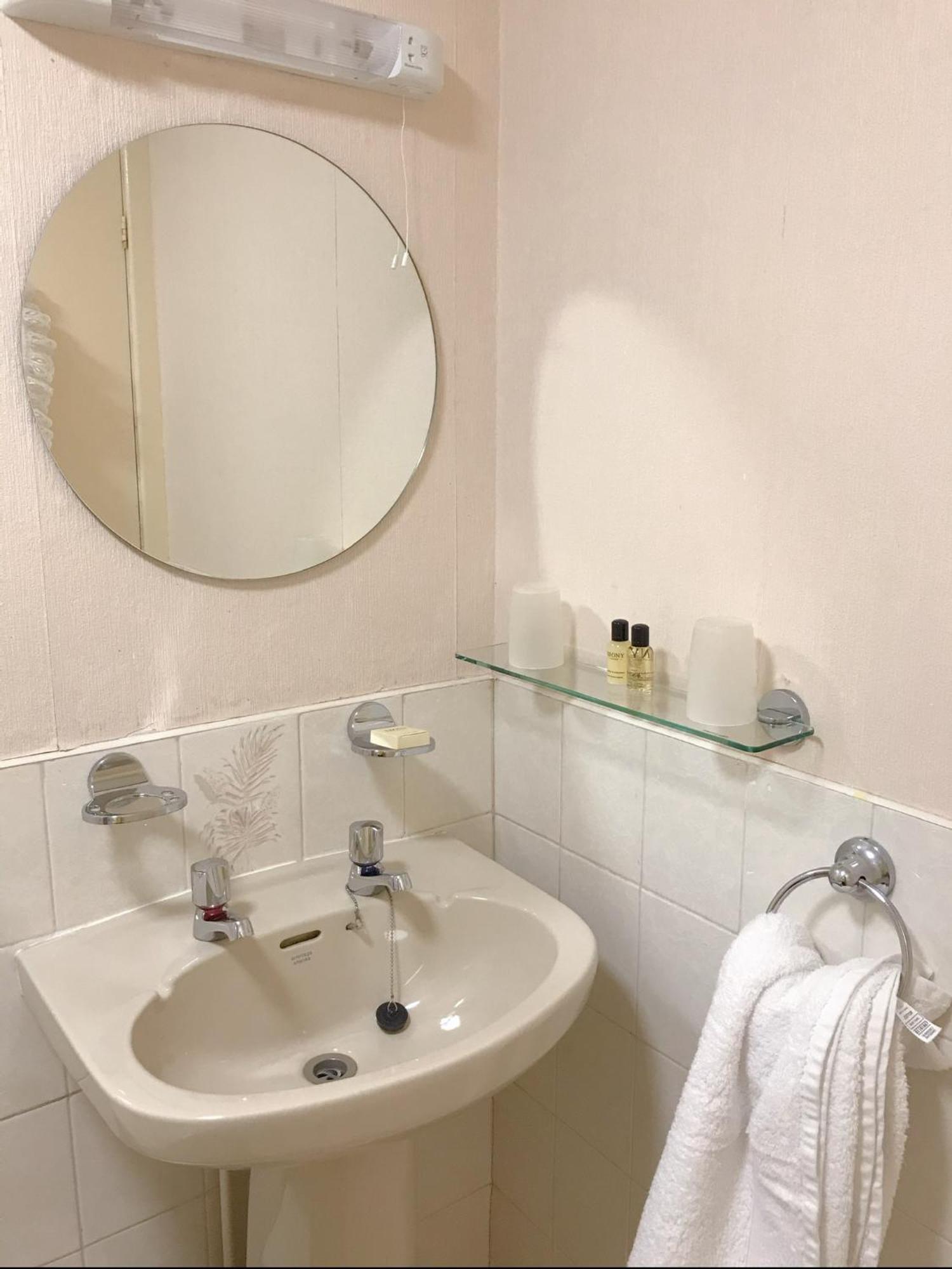 Bed and Breakfast White Court Лландидно Номер фото